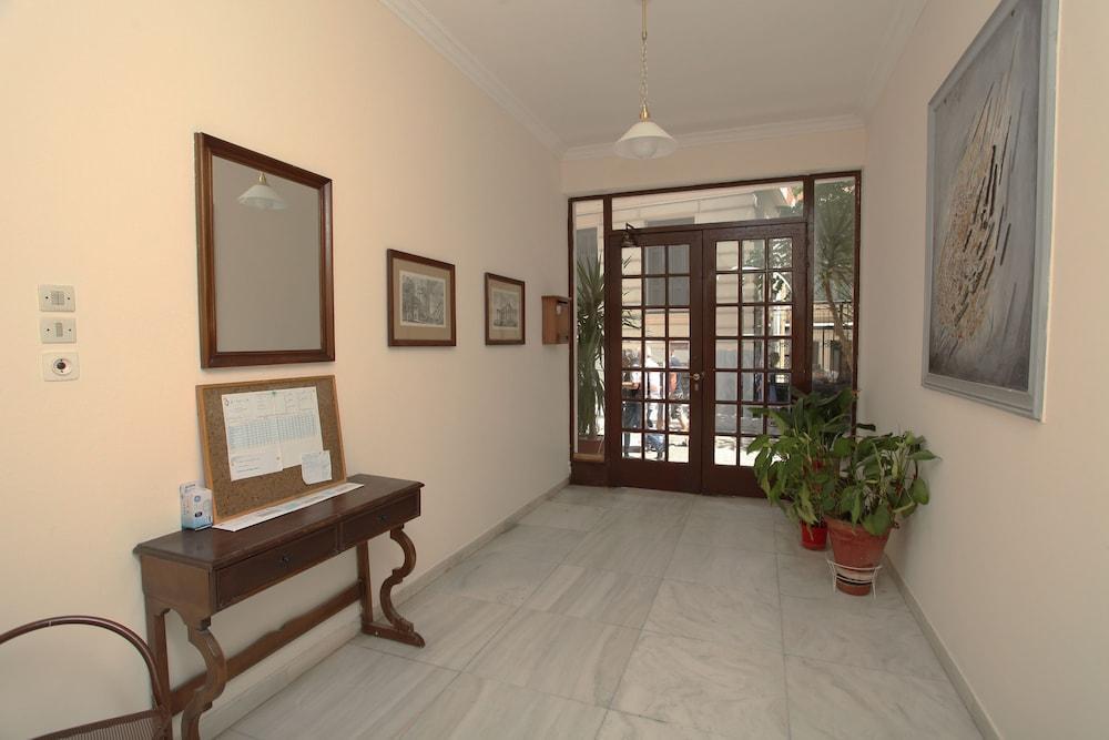 Stylish Studio Below The Acropolis Atene Esterno foto